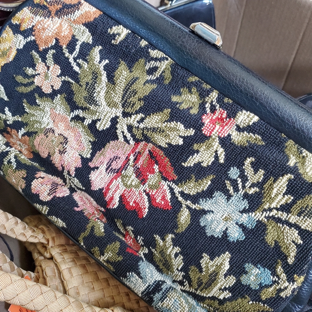Purses - Picture 2 of 5